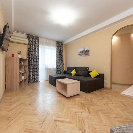 1 Bedroom Apart Near Metro Pecherska Kiev Esterno foto