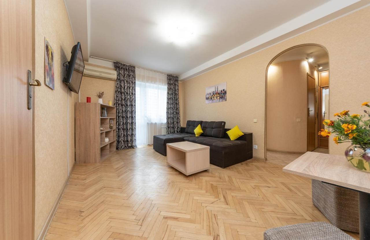 1 Bedroom Apart Near Metro Pecherska Kiev Esterno foto