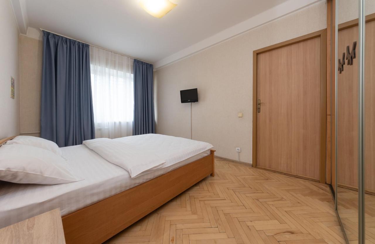1 Bedroom Apart Near Metro Pecherska Kiev Esterno foto
