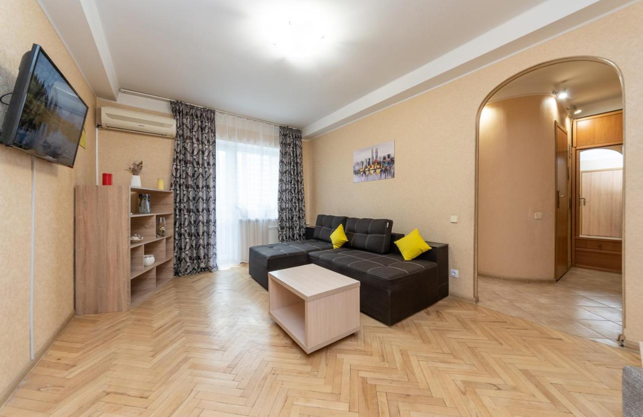 1 Bedroom Apart Near Metro Pecherska Kiev Esterno foto