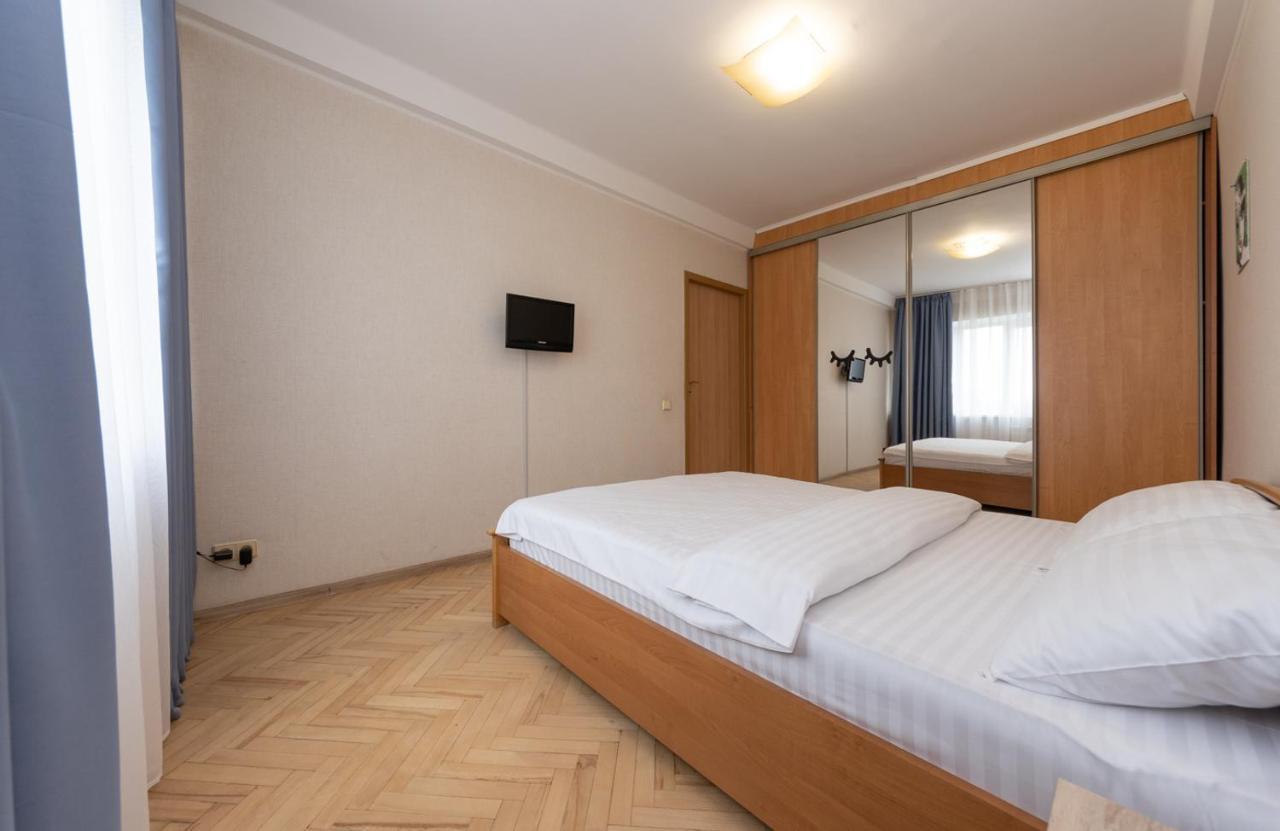1 Bedroom Apart Near Metro Pecherska Kiev Esterno foto